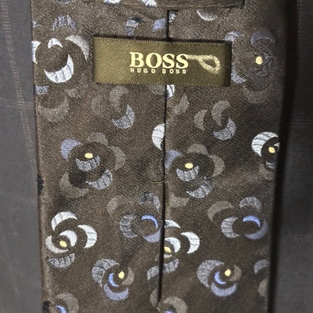 Hugo Boss Tie - Picture 2 of 7